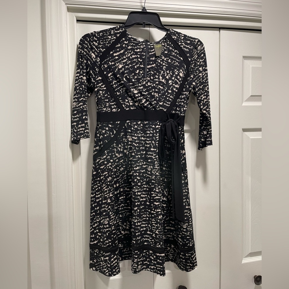Taylor Black and Beige/White Sleeved dress